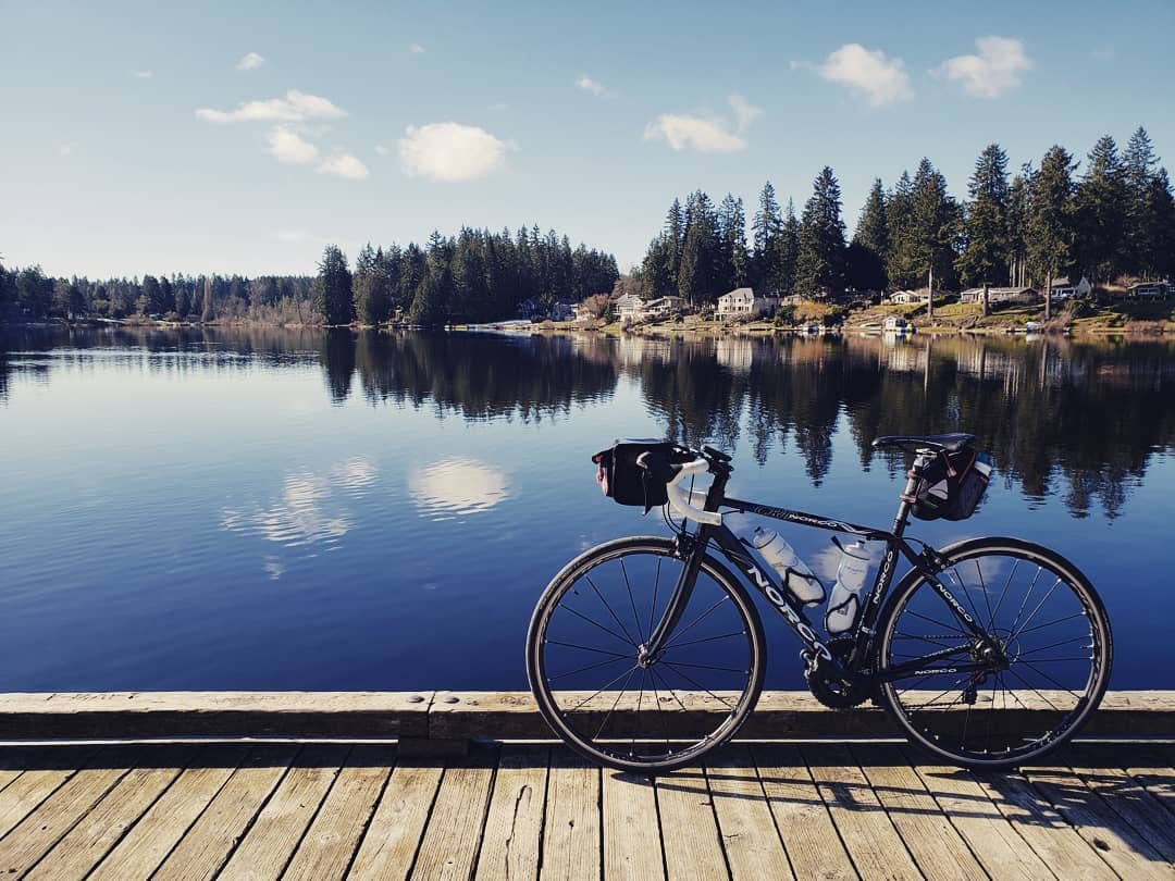 bothell-play-cottage-lake-park-road-bike-on-pier-dock